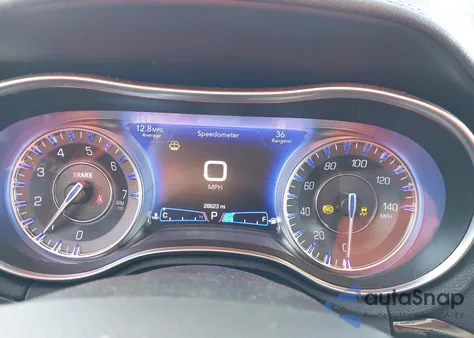 2023 Chrysler 300 Touring L z USA, uszkodzony, nr VIN 2C3CCADG4PH706898